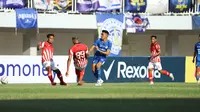 Laga uji coba PSIM Yogyakarta melawan Deltras FC di Stadion Mandala Krida, Yogyakarta, Sabtu (24/8/2024) sore. (Bola.com/Ana Dewi)