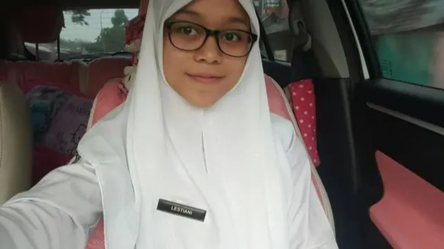 6 Foto Masa Remaja Lesty Kejora saat Pakai Kacamata Ini Bikin Pangling