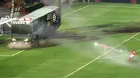 Rooney Rusak Bus di Depan Gawang, Chamberlain Gocek Monster