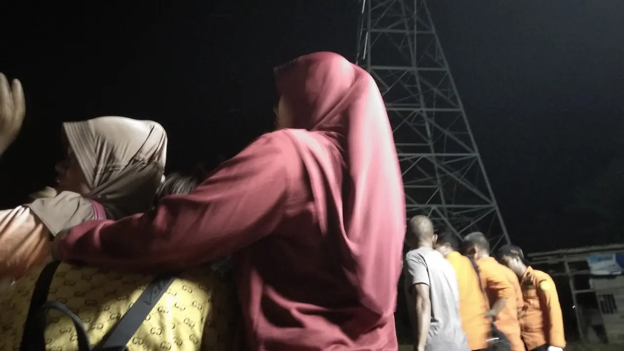 Pemuda Kendari Gagal Bunuh Diri Setelah Pingsan di Atas Tower Sutet