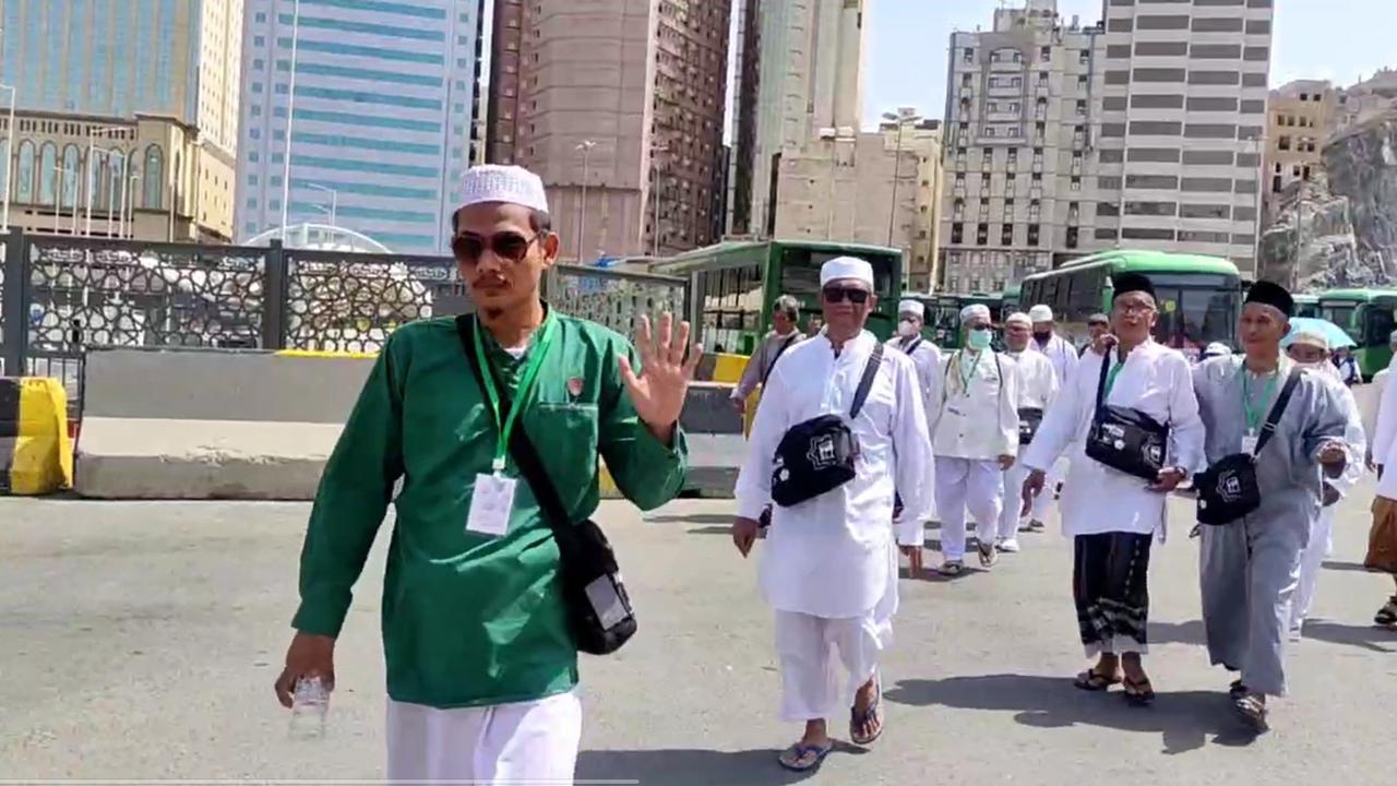 Ribuan jemaah haji Indonesia telah tiba di Makkah Al-Mukarramah setelah sebelumnya tinggal di Madinah Al-Munawwarah selama 9 hari untuk melaksanakan ibadah arbain di Masjid Nabawi dan ziarah ke sejumlah tempat bersejarah.