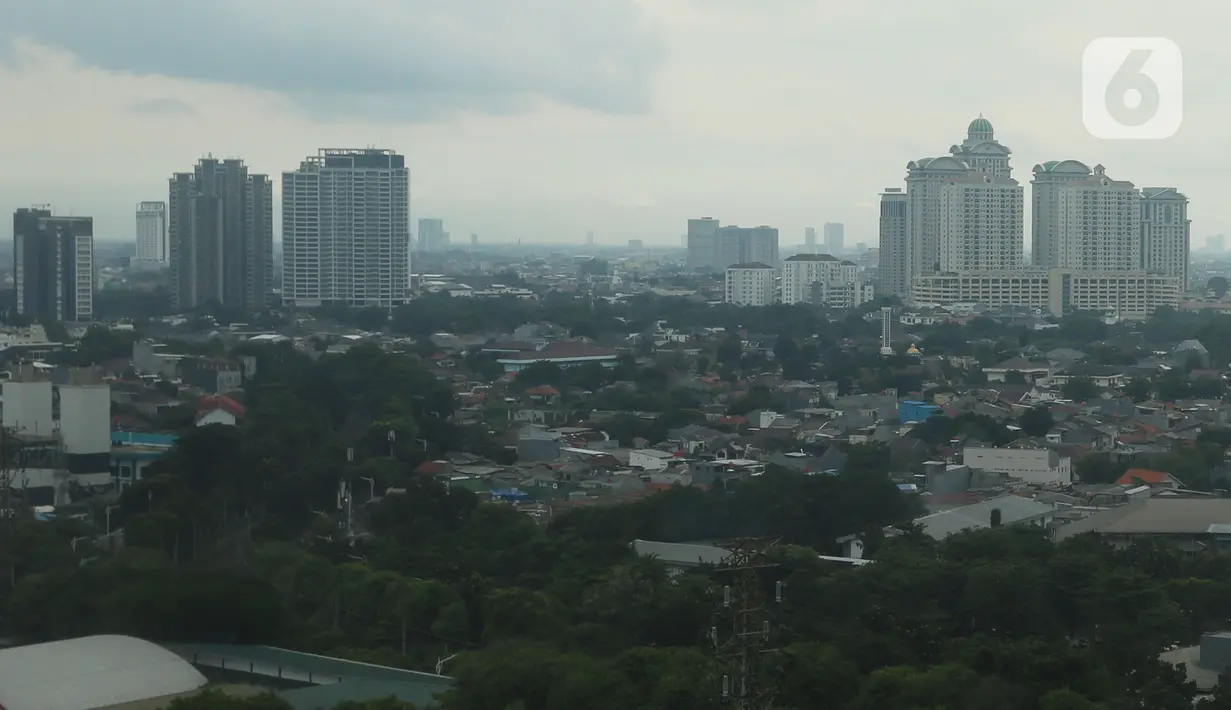 Suasana gedung pencakar langit di Jakarta, Selasa (15/11/2022). Menteri Investasi/Kepala Badan Koordinasi Penanaman Modal (BKPM) Bahlil Lahadalia mengatakan, pertumbuhan ekonomi Indonesia menjadi salah satu yang terbaik di antara negara G20. (Liputan6.com/Johan Tallo)