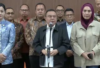 Wakil Ketua DPR Sufmi Dasco Ahmad Usai Bertemu OJK dan Direksi BEI (Istimewa)