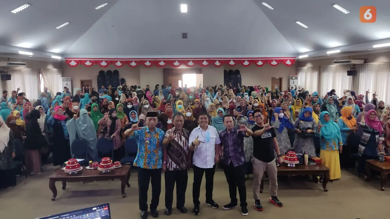 Webinar Hybrid Literasi Digital untuk mewujudkan Smart City yang Kreatif & Inovatif (Liputan6.com/Istimewa)