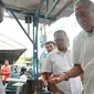 Direktur Utama Perum Bulog, Bayu Krisnamurthi, menyampaikan bahwa harga beras di Pasar Johar, Karawang berangsur turun usai pasokan beras kembali mendekati normal.