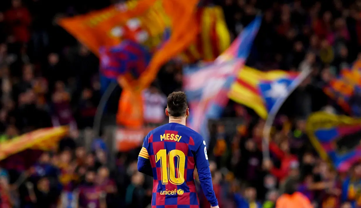 Lionel Messi - La Pulga adalah pengguna nomor 10 paling sukses dan legendaris di Barcelona. Messi telah mempersembahkan setidaknya 10 gelar La Liga, empat gelar Liga Champions, tujuh gelar Copa Del Rey, dan delapan gelar Piala Super Spanyol. (AFP/Gabriel Bouys)