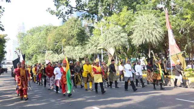 Potret dan Makna Kirab Bendera Pusaka dan Teks Proklamasi