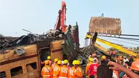 Tabrakan dua kereta penumpang di Negara&nbsp;Bagian Andhra Pradesh, India, pada Minggu (29/10/2023). (Dok. AFP)