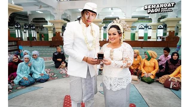 6 Foto Editan Sinyorita Bareng Hyun Bin Ini Kocak