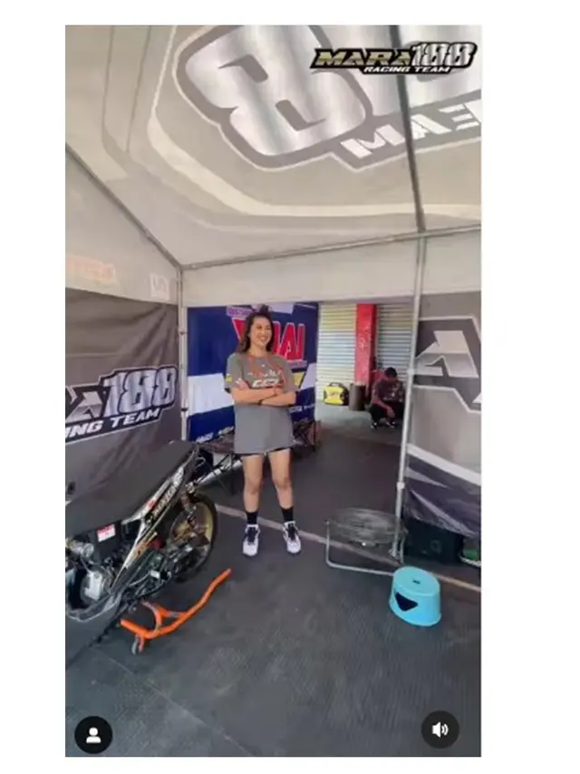 8 Potret Raya Kitty di Ajang Balap OnePrix Seri 3, Curi Perhatian - Hot ...