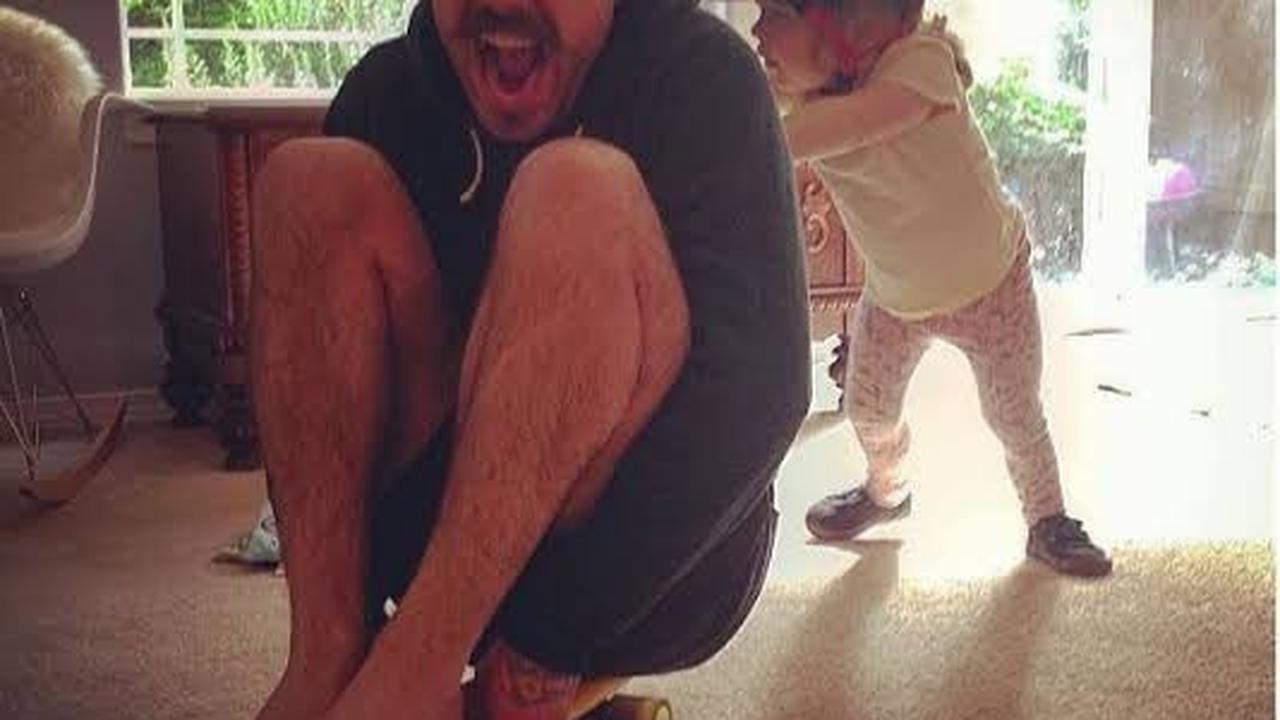 10 Kelakuan Bapak-Bapak saat Diminta Jaga Anak Ini Bikin Geleng Kepala