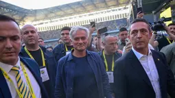 Jose Mourinho dipastikan menjadi pelatih baru klub Turki, Fenerbahce. (Yasin AKGUL/AFP)