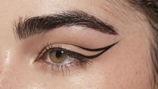 4 Tips Mengaplikasikan Eyeliner untuk Pemilik Double Eyelid (Freepik)