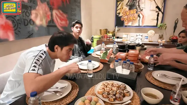 Potret Dapur dan Ruang Makan Rumah Maia Estianty