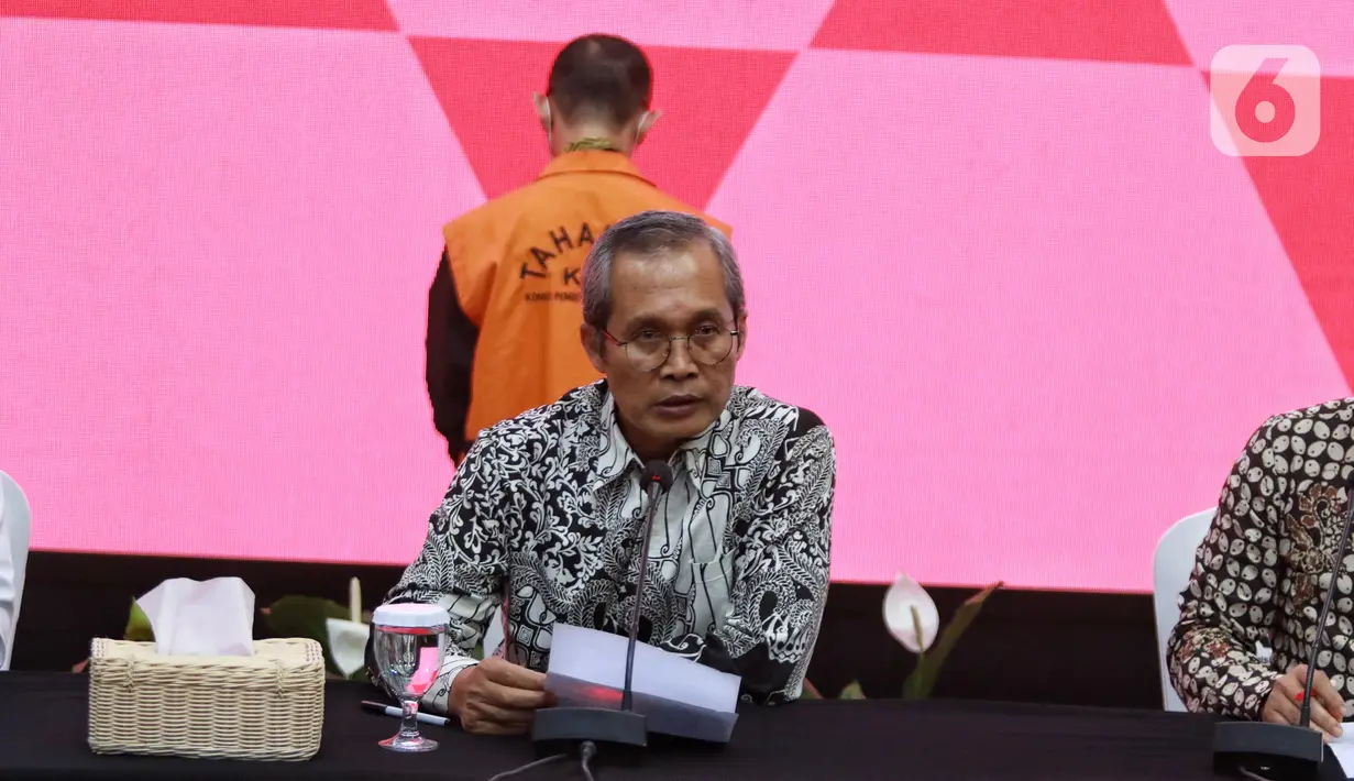 Hasil penyelidikan itu lalu menemukan adanya tindak pidana korupsi berupa gratifikasi yang dilakukan Andhi Pramono. Nilai gratifikasi Andhi Pramono ditaksir mencapai miliaran rupiah. (Liputan6.com/Angga Yuniar)