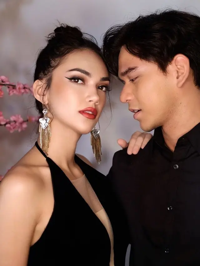 7 Gaya Haico Van der Veken dan Rangga Azof dalam Pemotretan Terbaru, Mesra Banget