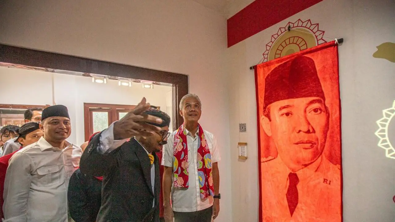 Bakal calon presiden atau capres PDI Perjuangan (PDIP) Ganjar Pranowo mengungkapkan kriteria wajib untuk bakal calon wakil presiden (cawapres) yang akan mendampinginya pada Pemilihan Presiden atau Pilpres 2024.
