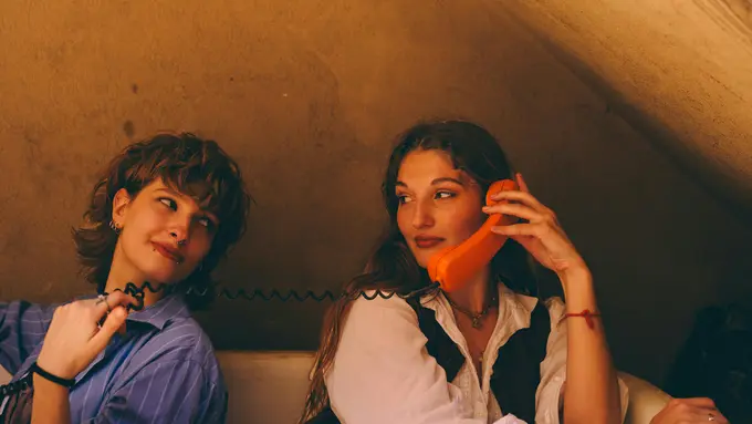 4 Cara Menjaga Pertemanan Tetap Awet Meski Jarang Bertemu