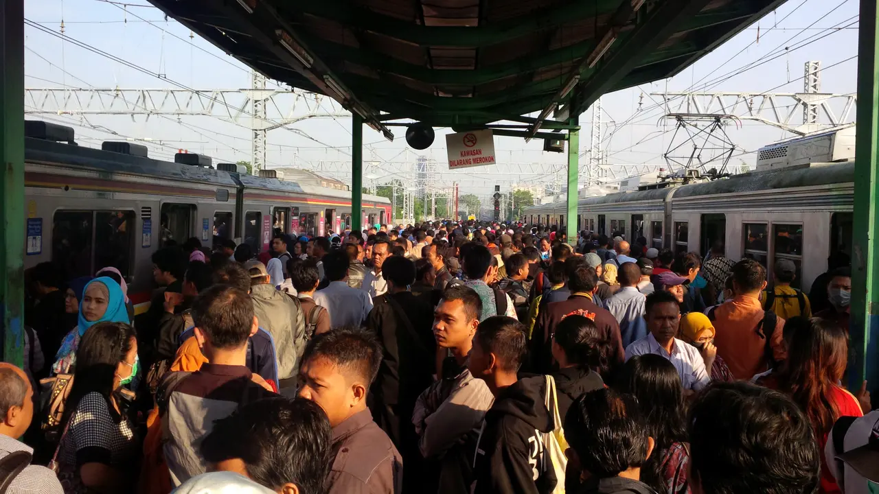 Penumpang KRL
