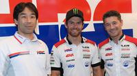 Pebalap Inggris, Cal Crutchlow, resmi menandatangani perpanjangan kontrak berdurasi dua tahun dengan LCR Honda. (Twitter/@LCRHondaTeam)