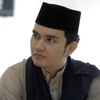 Aktor Aldi Taher pun sempat divonis oleh dokter menderita kanker getah bening pada tahun 2016. Ia pun rutin menjalani berbagai pengobatan demi sembuh dari kanker tersebut. Di tahun 2016 Aldi Taher dinyatakan selamat dari penyakit tersebut setelah melakukan operasi. (Kapanlagi.com/Muhammad Akrom Suka