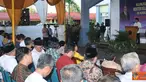 Citizen6, Cilacap: Dalam sambutannya, MKP Sharif C Sutardjo menempatkan Kabupaten Cilacap sebagai salah satu sentra pendaratan tuna yang terintegrasi dengan zona inti PPS Cilacap, dan melakukan dialog dengan para nelayan. (Pengirim: Efrimal Bahri).