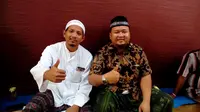 Ketua GP Ansor Bangkalah Hasani Zubair (batik) dan Ketua DPD Nasdem, Nasih Aschal