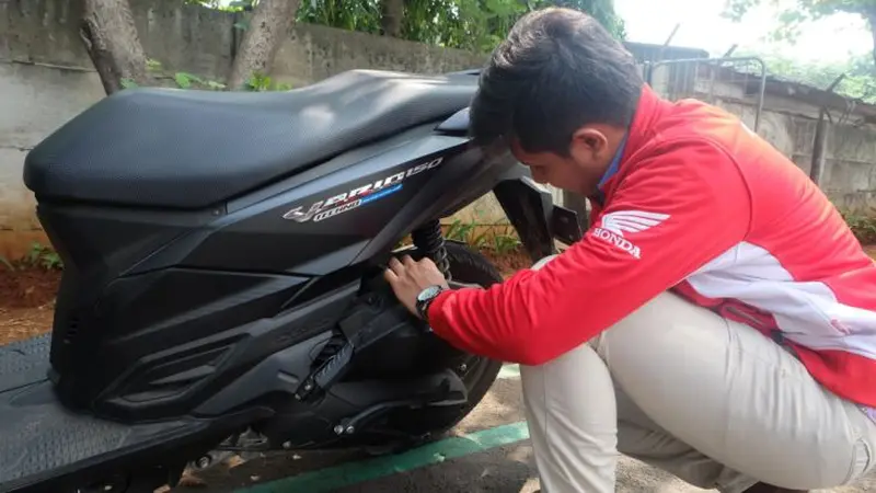 Hadapi Musim Hujan, Cek 5 Komponen Pada Motor