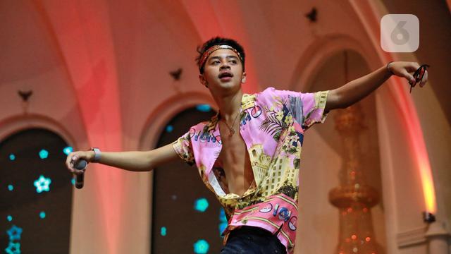 [Bintang] Bastian Steel