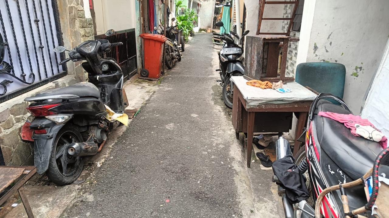 Lokasi penembakan warga oleh komplotan maling motor di Jalan Gang Merpati IV, Menteng Dalam, Tebet, Jakarta Selatan pada Minggu (20/4) subuh.