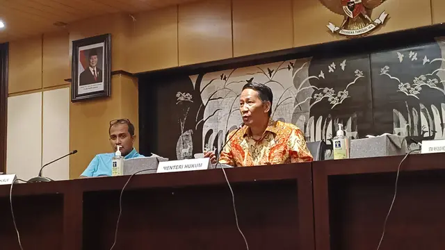 Menteri Hukum (Menkum) Supratman Andi Agtas saat konferensi pers di Kantor Kemenkum RI, Jakarta, Jumat (27/12/2024).