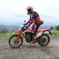 Menguji Honda CRF 150L di habitat aslinya. (AHM)