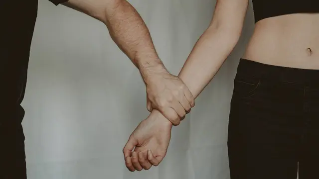 Kisah Perempuan yang Diperkosa dan Menyalahkan Dirinya Sendiri selama 15 Tahun