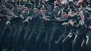 Tercatat, ada 2.000 orang calon perwira remaja (Capaja) yang dilantik sebagai perwira TNI dan Polri yang terdiri dari 827 dari Akademi Militer (Akmil). (YASUYOSHI CHIBA/AFP)
