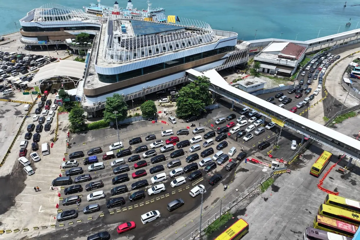 PT ASDP Indonesia Ferry (Persero) sukses melayani sekitar 45,6 juta penumpang kapal ferry sepanjang tahun 2023 di 37 pelabuhan yang dikeloa ASDP, dari Sabang sampai Merauke.