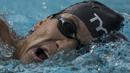 Perenang Indonesia, Raymond Lukman, berlatih jelang SEA Games 2017 Malaysia di Tirta Arum Swimming Pool Badung, Bali, Jumat (30/6/2017). (Bola.com/Vitalis Yogi Trisna)