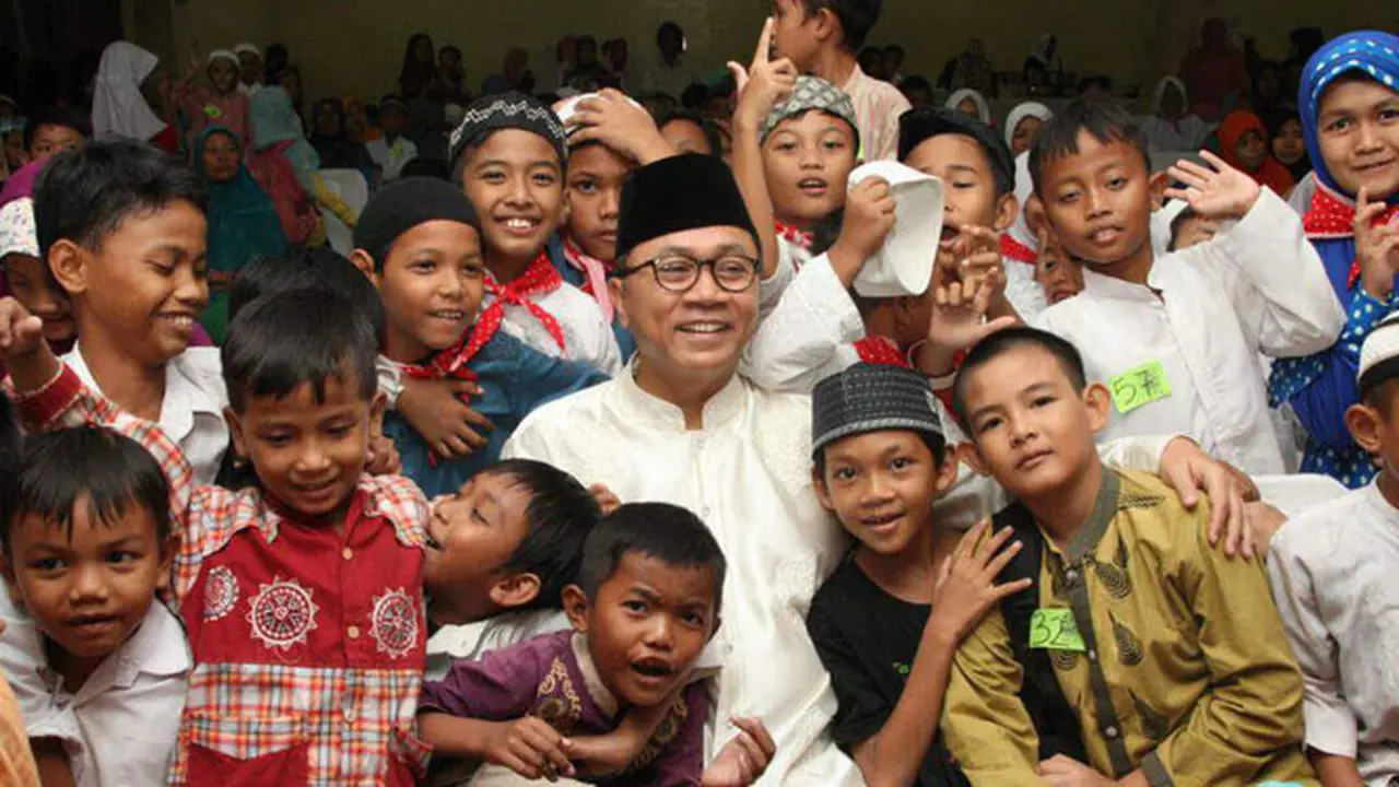 Ketua MPR Resmikan Program Sekolah Ayah dan Ibu Negeri