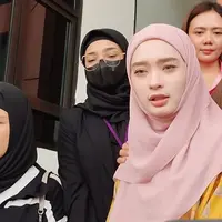 Inara Idola Rusli alias Inara Rusli saat menghadiri agenda sidang mediasi atas keretakan rumah tangganya dengan Virgoun. (Dok. via M. Altaf Jauhar)