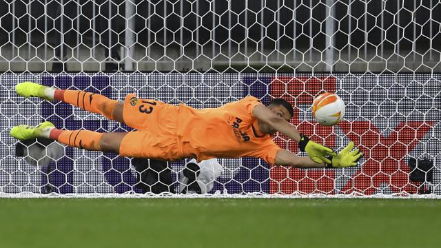 FOTO: Penalti De Gea Gagal, Villarreal Juara Liga Europa 2020/2021 usai Tundukkan Manchester United 12-11 - Geronimo Rulli