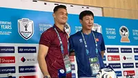 Patrik Le Giang dan Kim Sang-sik dalam konferensi pers jelang laga melawan Timnas Indonesia di Stadion Pakansari, Bogor, Jawa Barat, Minggu (2/8/2026). (Bola.com/Hery Kurniawan)