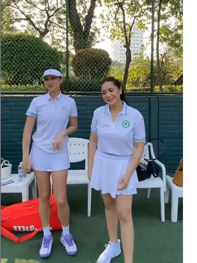 6 Potret Kompak Nagita Slavina dan Gege Elisa, Jadi Pasangan di Lagi-Lagi Tenis