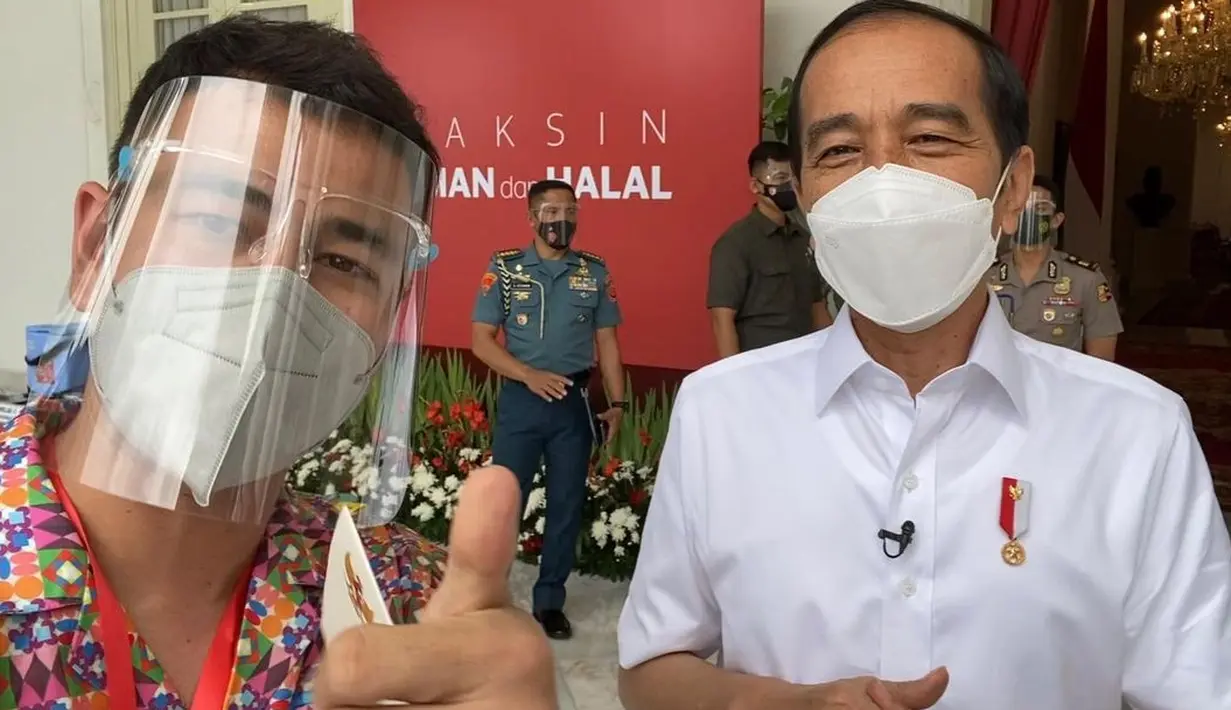 Lebih lanjut Raffi menuturkan tentang efek samping yang dirasakan usai divaksin. Ia tidak merasakan hal yang berlebihan hanya sekadar ngantuk dan pegal efek setelah disuntik. (Instagram/raffinagita1717)