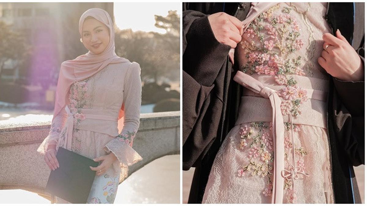6 Potret Kebaya Wisuda Xaviera Putri, Diberi Sentuhan Bunga Indonesia dan Korea