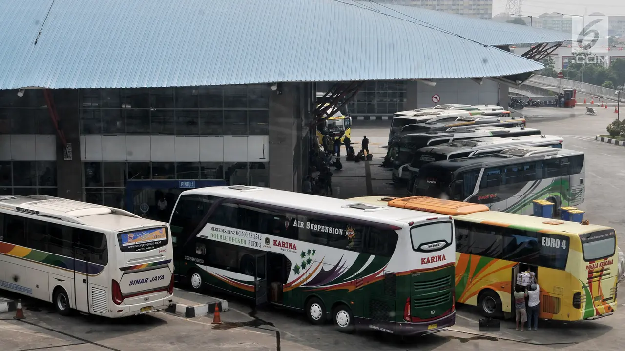 H-12 Idul Fitri, Pemudik Mulai Padati Terminal Pulo Gebang