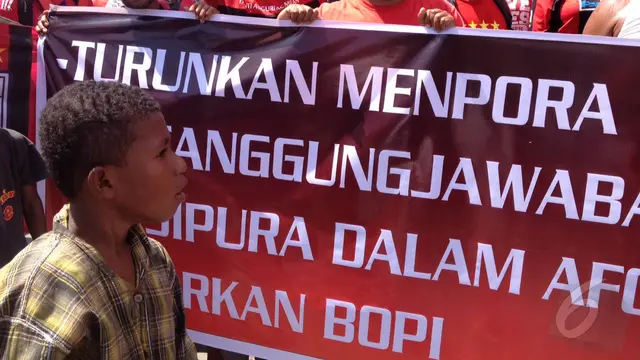 Ratusan Persipura Mania Tuntut Menpora dan BOPI