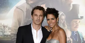 Halle Berry dan Olivier Martinez yang memutuskan untuk bercerai menambah daftar pasangan selebriti Hollywood yang mengakhiri pernikahan mereka. Masalah geografis dan budaya disebutkan menjadi penyebab utama perceraian mereka. (Bintang/EPA)