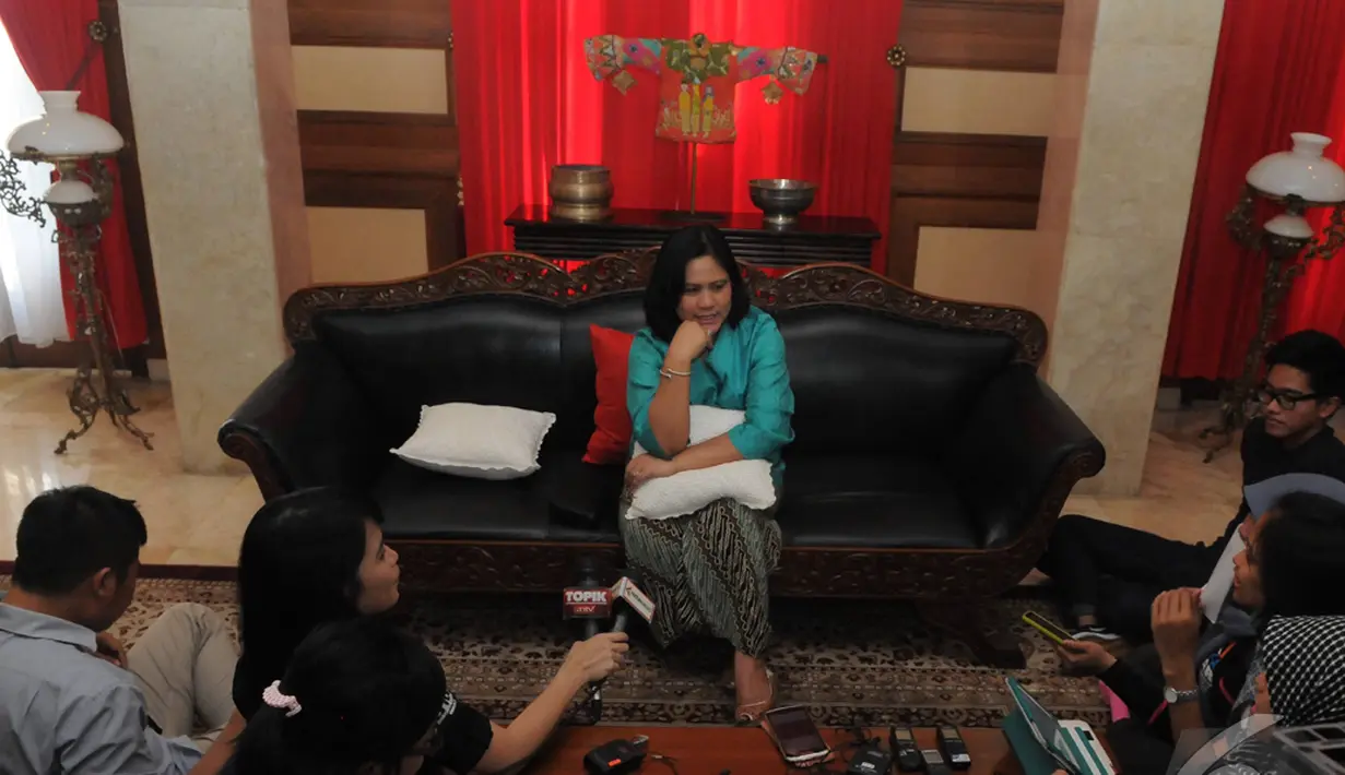 Meski begitu, Iriana tak ingin mengikuti Ibu Negara sebelumnya, Ani Yudhoyono, yang aktif di media sosial, Jakarta, Minggu (19/10/2014) (Liputan6.com/Herman Zakharia)