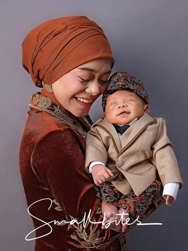 Lesti Kejora saat Gendong Anak (@lestykejora)