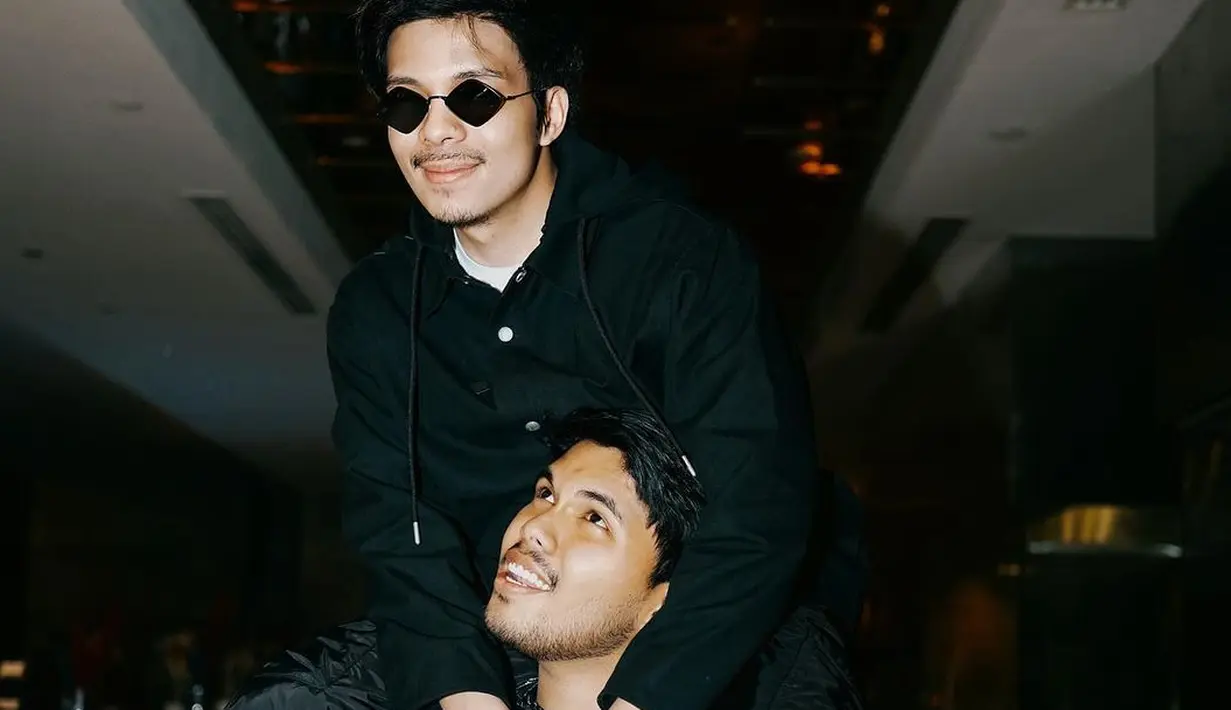 <p>Tepat 29 Januari 2024, Thariq Halilintar genap berusia 25 tahun. [@attahalilintar/@aaliyah.massaid]</p>