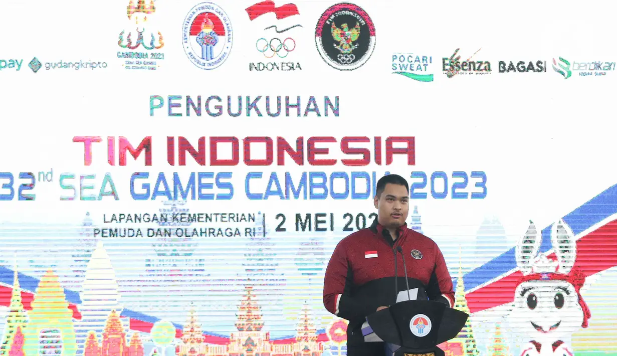 Menteri Pemuda dan Olahraga (Menpora), Dito Ariotedjo, resmi melepas kontingen Indonesia untuk SEA Games ke-32 Kamboja di Lapangan Kementerian Pemuda dan Olahraga (Kemenpora), Jakarta, Selasa (2/5/2023). (Liputan6.com/Herman Zakharia)